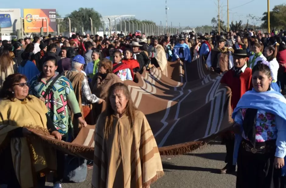 marcha del poncho en belen