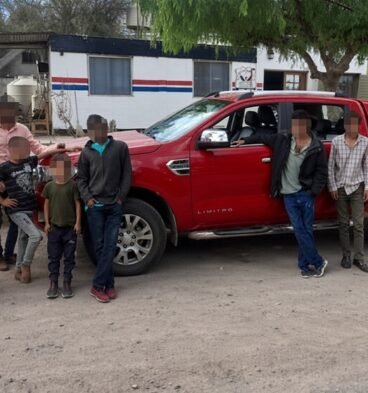 El tribunal confirmó las penas a un matrimonio y su hijo por trata de personas, en un caso en el que la víctima fue entregada a cambio de dinero y explotada tras la unión